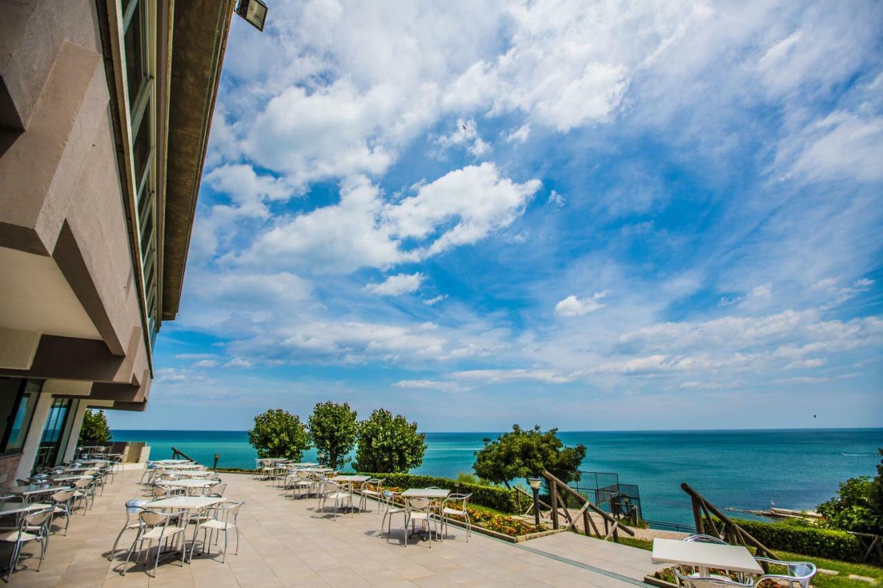 Albergo Capo Est Gabicce Mare Bagian luar foto