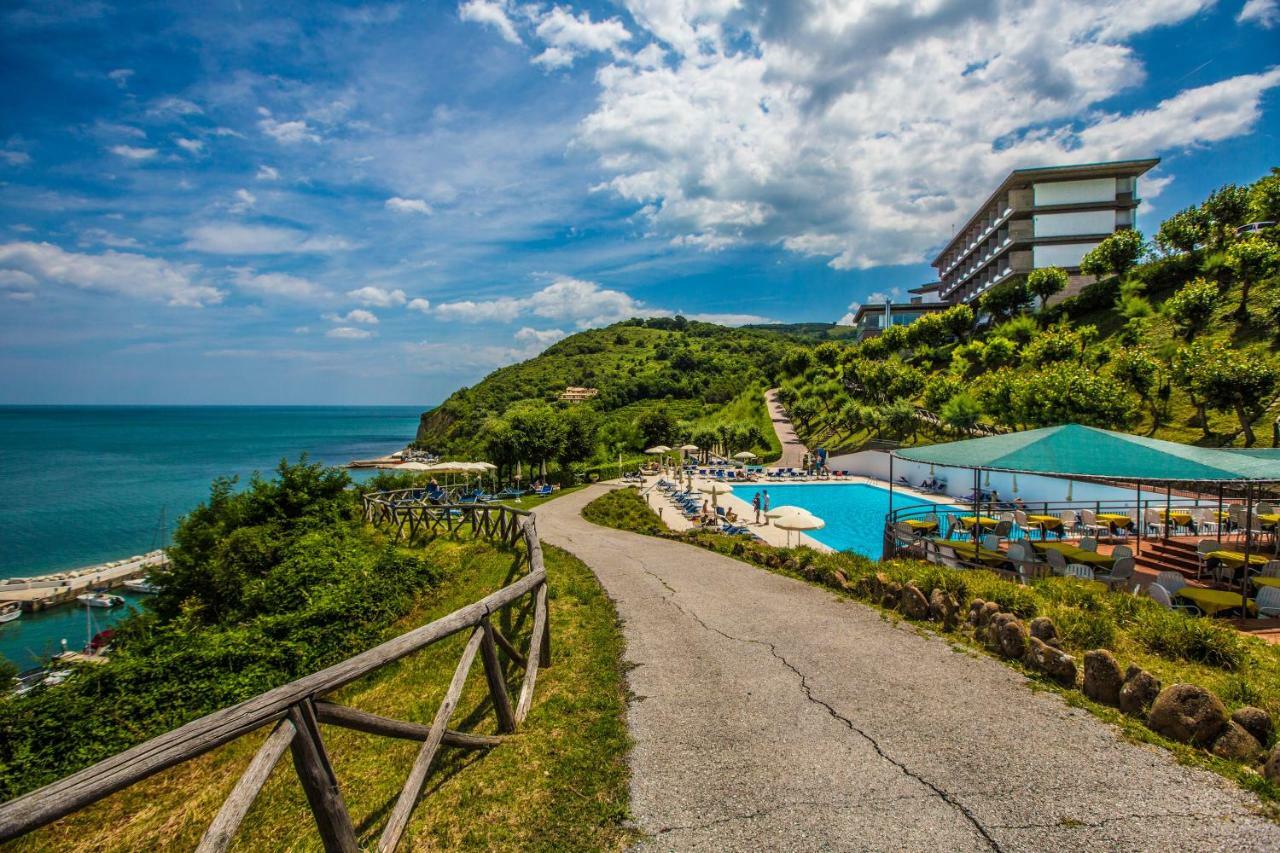 Albergo Capo Est Gabicce Mare Bagian luar foto